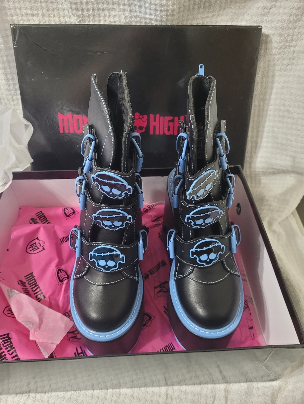 YRU X MONSTER HIGH COLLAB Dune Lo Frankie Stein Size 7